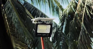 Leia mais sobre o artigo Luminária Solar: Uma Forma Simples e Prática de aproveitar a Energia Solar
