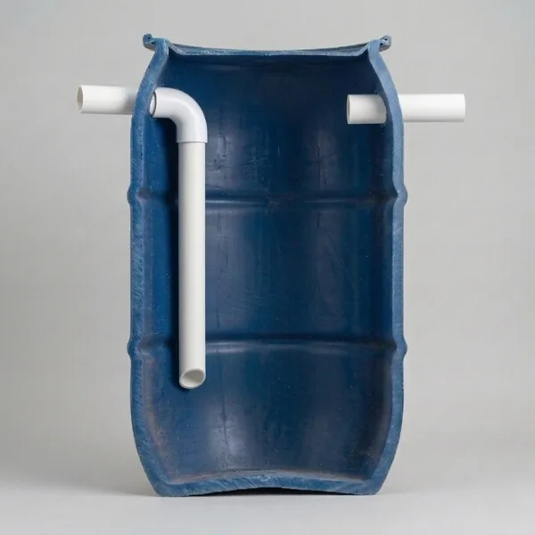 Projeto de cisterna simples com bombona mostrado em corte.